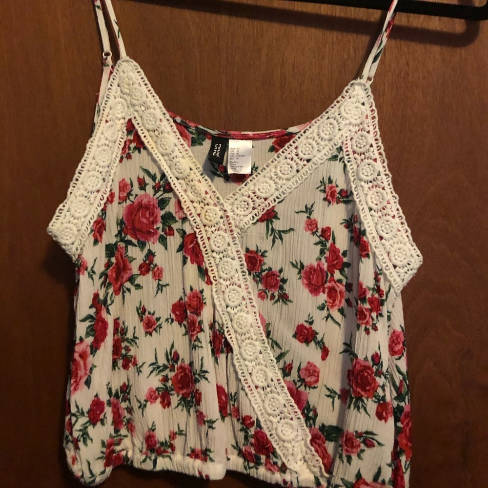 H&M size 10 floral cropped top
